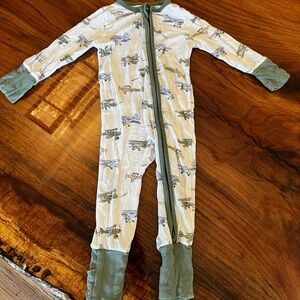 Angel Dear convertible sleeper size 3-6 months